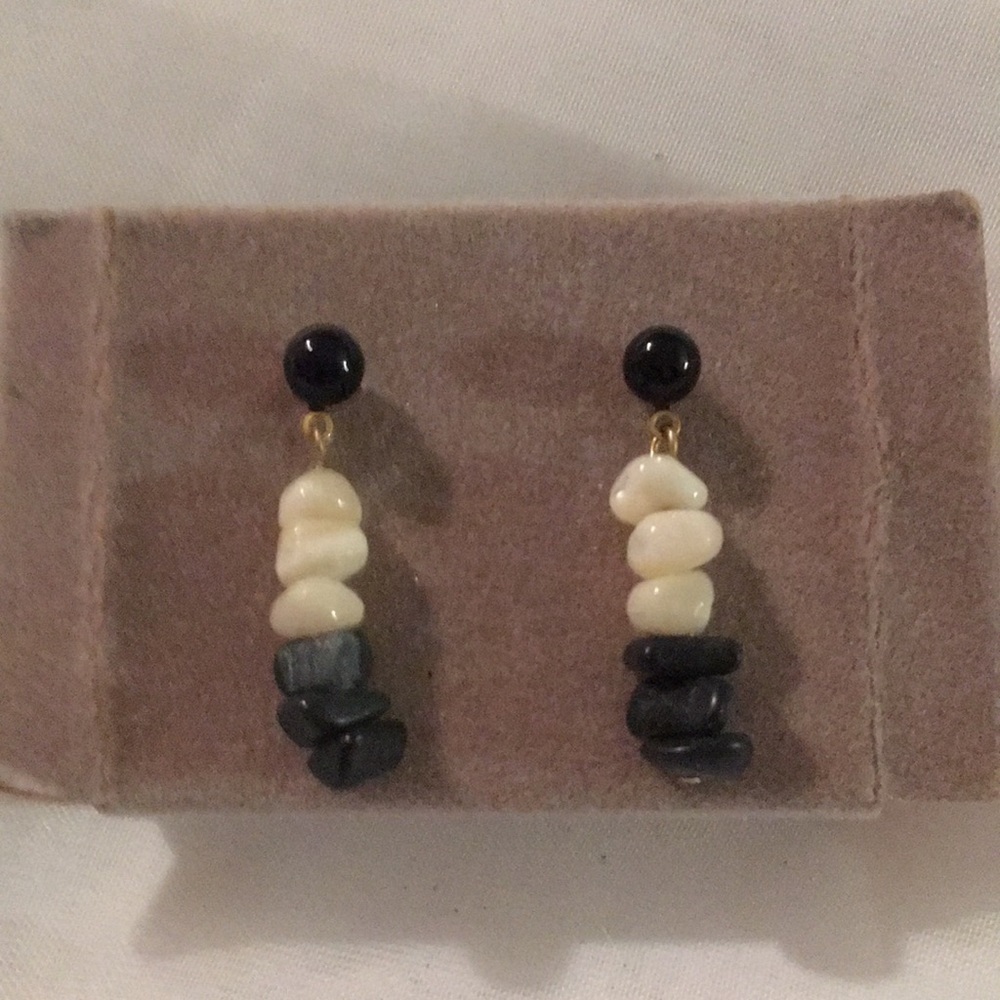 Post Earrings (Z)